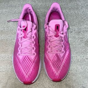 Nike New No Box Women’s  Running sz 10 in shades of Pink